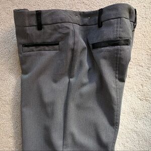 𝅺WORTHINGTON Lightweight Gray Tweed Ankle Trousers.